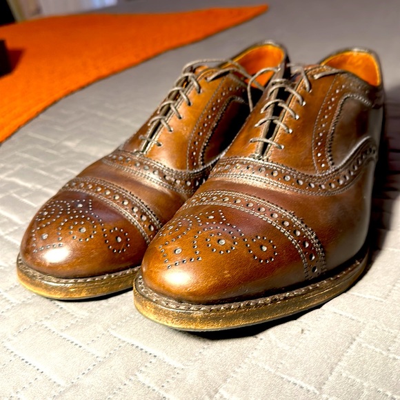 Allen Edmond’s Men’s Strand Cap-toe Oxford Dress Shoe. Size: Male US 9 - Picture 2 of 8